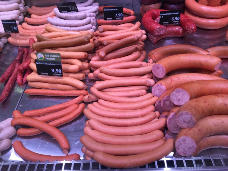 boutique-AIGUINES-min_sausages_meat_butchery-1069321